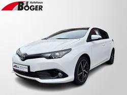 Super white 2 Gebraucht 2018 Toyota Auris Basis Limousine | 14.490 € (Fairer Preis)