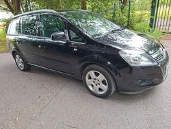 Schwarz Gebraucht 2011 Opel Zafira Design Edition Van / Kleinbus | 1.600 €