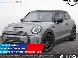 Grau Gebraucht 2022 Mini Cooper SE Classic Kleinwagen | 15.950 € (Guter Preis)
