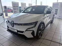 Arktisweiß, black pearlschwa Neu 2025 Renault Mégane Komfort Limousine | 41.999 € (Etwas zu teuer)