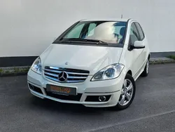 Weiß Gebraucht 2011 Mercedes A160 Avantgarde Kleinwagen | 4.200 € (Guter Preis)