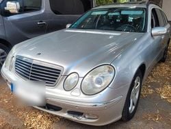 Schwarz Gebraucht 2006 Mercedes E220 Avantgarde Kombi | 2.500 € (Superpreis)