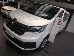Weiß Gebraucht 2024 Renault Trafic Van | 35.000 € (Teuer)