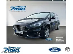 Schwarz(metallic) Gebraucht 2023 Ford S-MAX Titanium Van / Kleinbus | 34.995 € (Fairer Preis)