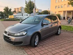 Grau Gebraucht 2010 VW Golf VI Trendline Kleinwagen | 4.300 € (Fairer Preis)