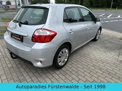 Silber Gebraucht 2011 Toyota Auris Life+ Limousine | 7.850 € (Etwas zu teuer)