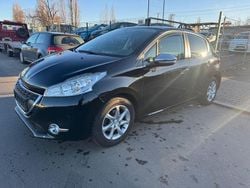 Schwarz Gebraucht 2013 Peugeot 208 Style Kleinwagen | 4.900 € (Guter Preis)