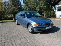Blau Gebraucht 2000 BMW 316 Limousine | 7.390 €