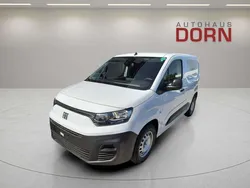 Weiß Gebraucht 2023 Fiat e-Doblò Van / Kleinbus | 26.990 € (Fairer Preis)