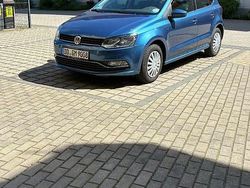 Blau Gebraucht 2015 VW Polo LOUNGE Kleinwagen | 8.000 € (Etwas zu teuer)