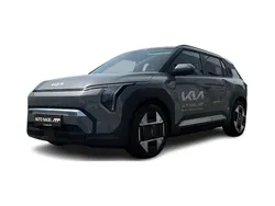 Grau Gebraucht 2025 Kia EV3 4 SUV | 37.240 € (Guter Preis)