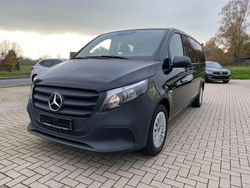Schwarz Gebraucht 2025 Mercedes Vito Kombi | 51.380 €
