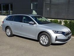 Brillantsilber Neu 2025 Skoda Octavia Selection Kombi | 28.560 € (Superpreis)