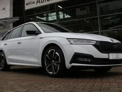 Weiß Gebraucht 2024 Skoda Octavia SportLine Kombi | 30.900 € (Guter Preis)