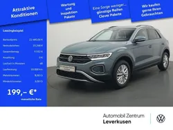 Blau / petroleum blue (metallic) Gebraucht 2024 VW T-Roc Life SUV | 22.480 € (Guter Preis)