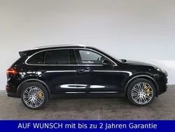 Tiefschwarzmetallic Gebraucht 2014 Porsche Cayenne Turbo Chrono SUV | 43.990 € (Fairer Preis)