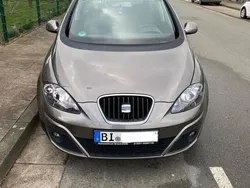 Grau Gebraucht 2015 Seat Altea XL Van / Kleinbus | 5.550 € (Fairer Preis)