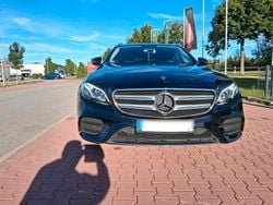 Schwarz Gebraucht 2019 Mercedes E220 AMG line Kombi | 31.900 € (Etwas zu teuer)