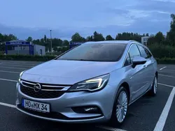 Silber Gebraucht 2017 Opel Astra Sport Kombi | 8.500 € (Guter Preis)