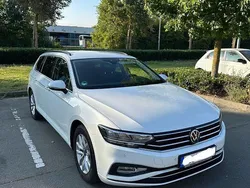 Weiß Gebraucht 2021 VW Passat Kombi | 19.900 € (Fairer Preis)