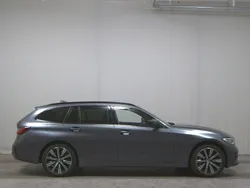 Grau Gebraucht 2021 BMW 330 Sport Line Kombi | 21.450 € (Fairer Preis)