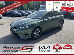 Grün Neu 2025 Kia Ceed Limousine | 24.499 € (Guter Preis)