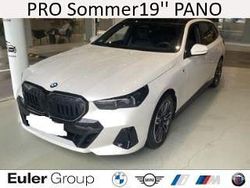 Weiss Gebraucht 2025 BMW 520 Performance Kombi | 51.333 € (Superpreis)