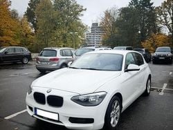 Weiß Gebraucht 2011 BMW 116 Kleinwagen | 10.499 € (Etwas zu teuer)
