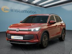 Rot Gebraucht 2025 VW Tiguan SUV | 38.349 € (Fairer Preis)