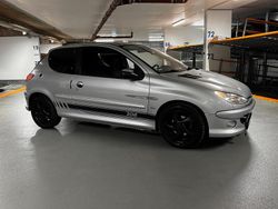 Grau Gebraucht 2004 Peugeot 206 Coupé | 2.999 €