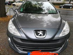 Grau Gebraucht 2010 Peugeot 308 Kleinwagen | 2.600 €