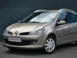 Braun Gebraucht 2008 Renault Clio II Dynamique Limousine | 5.490 € (Teuer)