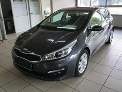 Grau Gebraucht 2016 Kia Ceed Edition 7 Limousine | 9.820 € (Fairer Preis)