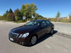 Braun Gebraucht 2009 Mercedes E200 Limousine | 10.700 € (Fairer Preis)