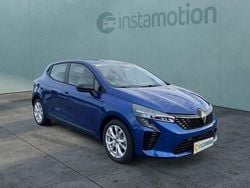 Blau Gebraucht 2024 Renault Clio V Evolution Limousine | 18.494 € (Etwas zu teuer)