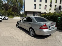 Silber Gebraucht 2002 Mercedes C180 Limousine | 2.700 €
