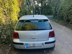 Silber Gebraucht 2002 VW Golf IV Kleinwagen | 850 € (Guter Preis)