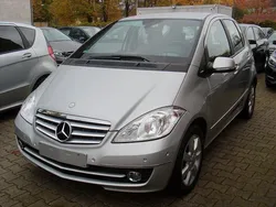 Silber Gebraucht 2010 Mercedes A180 Elegance Limousine | 11.990 €