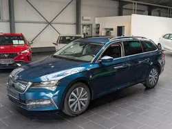 Blau Gebraucht 2022 Skoda Superb Ambition Kombi | 22.900 € (Fairer Preis)
