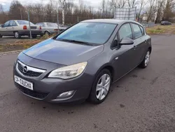 Grau Gebraucht 2010 Opel Astra Edition Limousine | 1.990 € (Guter Preis)