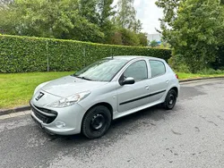 Silber Gebraucht 2009 Peugeot 206+ Kleinwagen | 2.750 € (Etwas zu teuer)