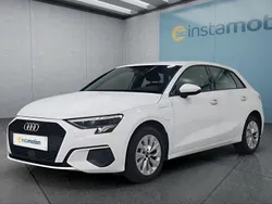Weiß Gebraucht 2023 Audi A3 e-tron Kleinwagen | 27.599 € (Fairer Preis)