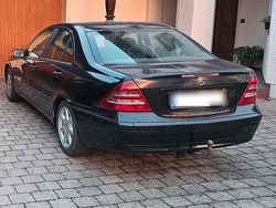 Schwarz Gebraucht 2001 Mercedes C220 Limousine | 1.700 €