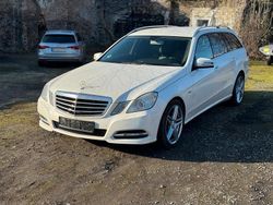 Weiß Gebraucht 2012 Mercedes E200 Kombi | 8.299 € (Superpreis)
