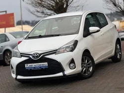 Weiß Gebraucht 2016 Toyota Yaris Edition-S Kleinwagen | 9.490 € (Fairer Preis)
