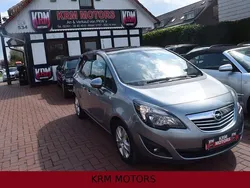 Grau Gebraucht 2011 Opel Meriva Van / Kleinbus | 5.490 € (Etwas zu teuer)