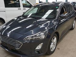 Grau Gebraucht 2021 Ford Focus Limousine | 8.568 €