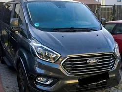 Grau Gebraucht 2020 Ford Tourneo Custom Titanium X Van / Kleinbus | 39.900 € (Fairer Preis)