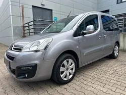 Grau Gebraucht 2016 Citroën Berlingo Van / Kleinbus | 7.980 € (Fairer Preis)