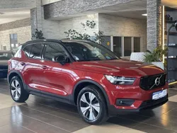 Rot Gebraucht 2021 Volvo XC40 R-Design SUV | 26.000 € (Superpreis)